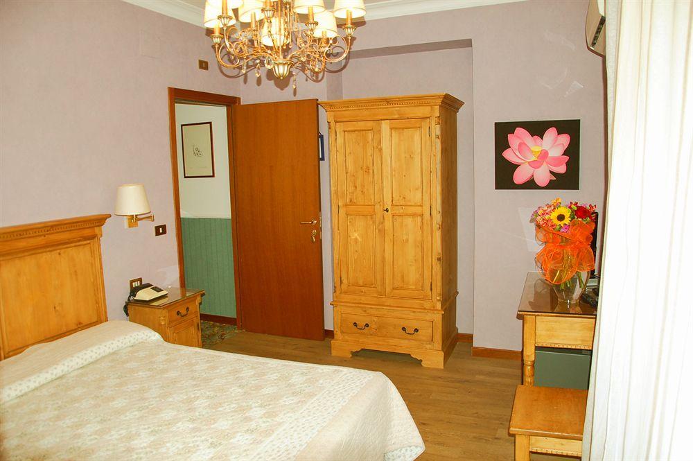 Hotel La Culla Del Lago Castel Gandolfo Buitenkant foto
